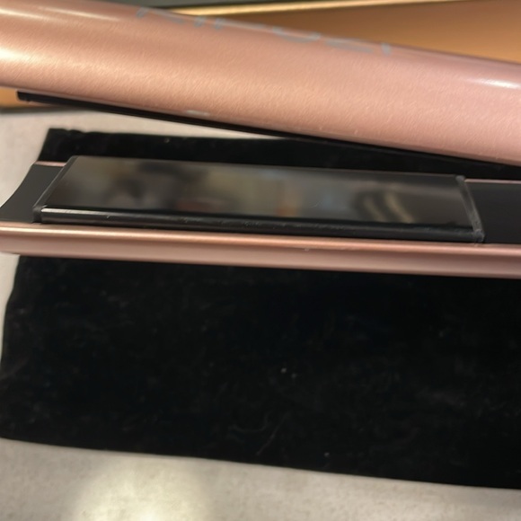 Kipozi V7 Twist of Magic Hair Straightener and Curling Iron in one - Picture 9 of 10